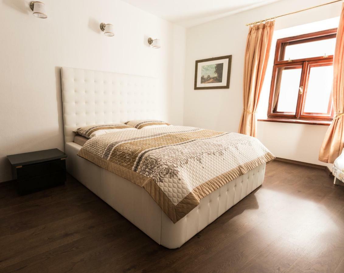 Apartman Pri Lyceu Banska Stiavnica Luaran gambar
